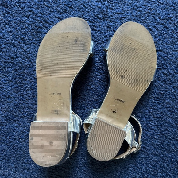 Metallic sandals - Picture 2 of 5